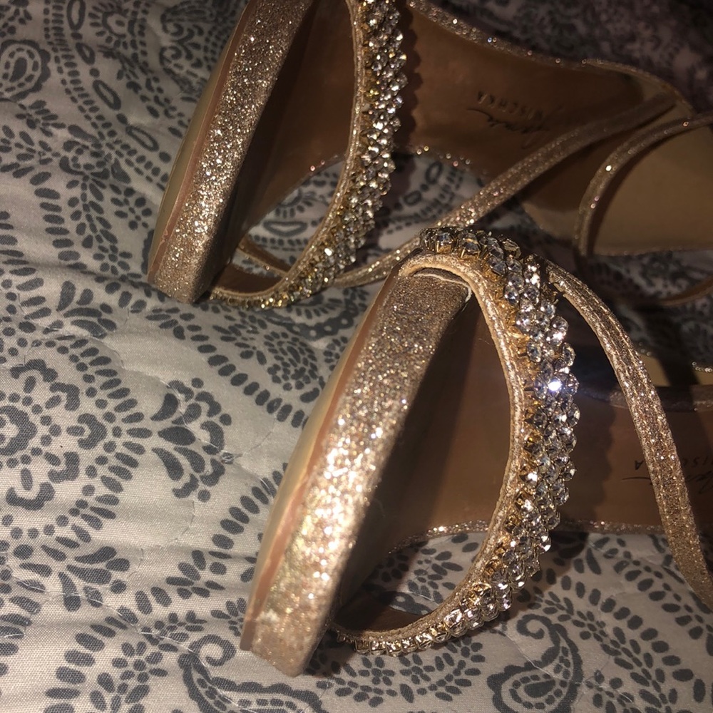Heels - Picture 7 of 7